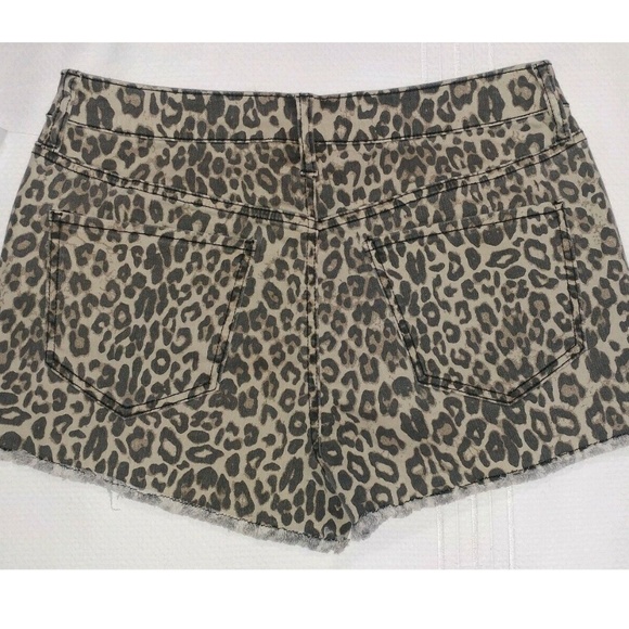 SO Frayed Hem High Rise Stretch Shortie Shorts - Picture 4 of 4